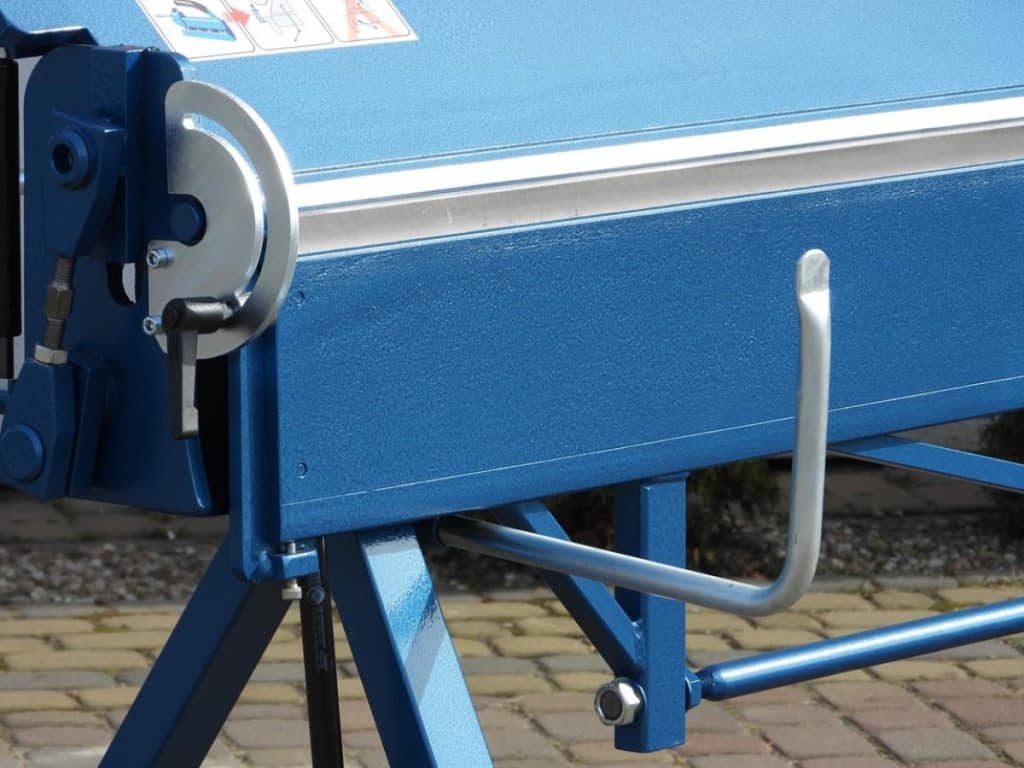 AbkantbankBlechbiegemaschineHerstellerAbkantbnkeBlechmaschinenfrBlechSchereHandfalzmaschineHandfalzmaschineBiegemaschineBiegemaschinewww .shop .abkantbank.de   x