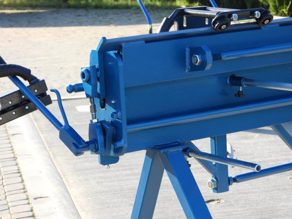 AbkantbankMaschinenfrSpenglerfrBlechSchereSchwenkbiegemaschinezuDachHerstellerAbkantbnkeRundbiegemaschineWulststabWulststangeabkantbank .de  x