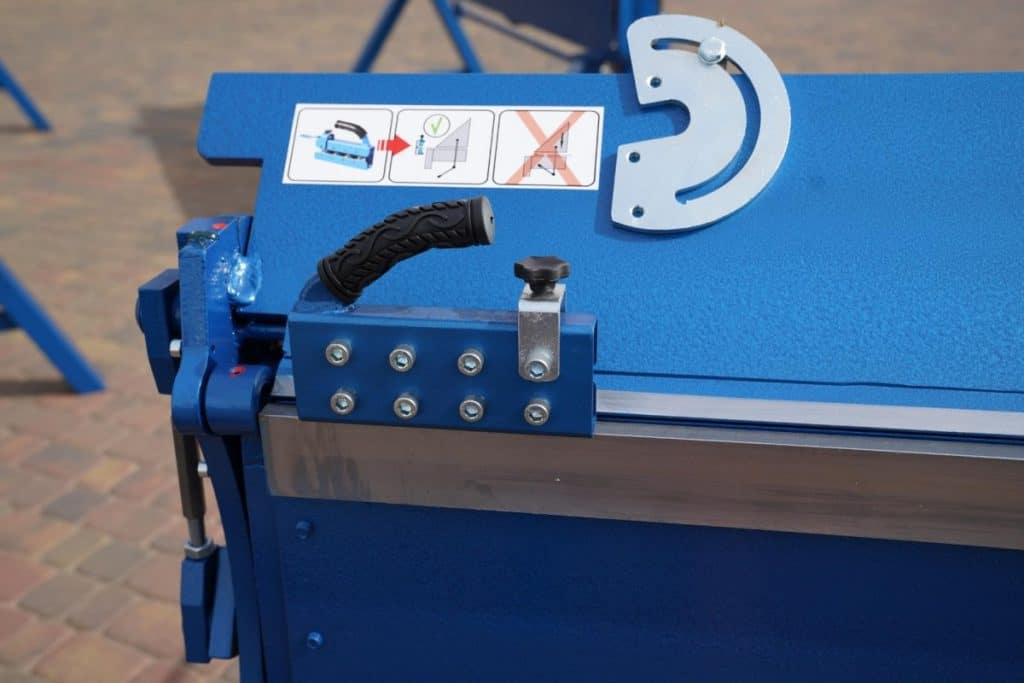 BlechbearbeitungsmaschinenBiegemaschineBlechbiegemaschineGlattwalzmaschineRundbiegemaschineWulststabSchwenkbiegemaschineBlechmaschinenBlechbearbeitungsmaschinenkopia x