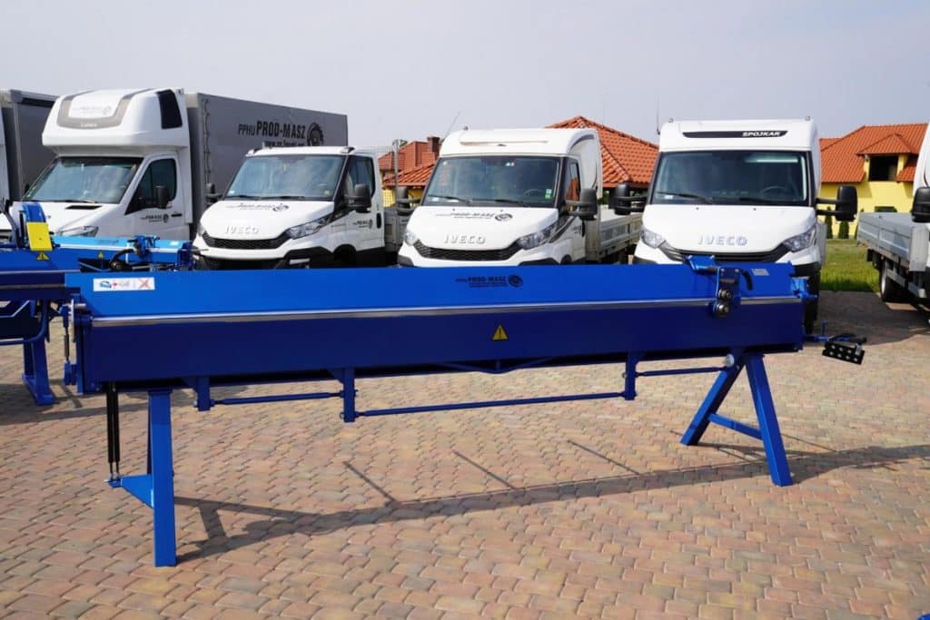 BlechbearbeitungsmaschinenWulstgertMaschinenfrDachdeckerGlattwalzmaschineKantbankAbkantbankGlattwalzmaschineWalzenrundmaschineWalzenrundmaschine x