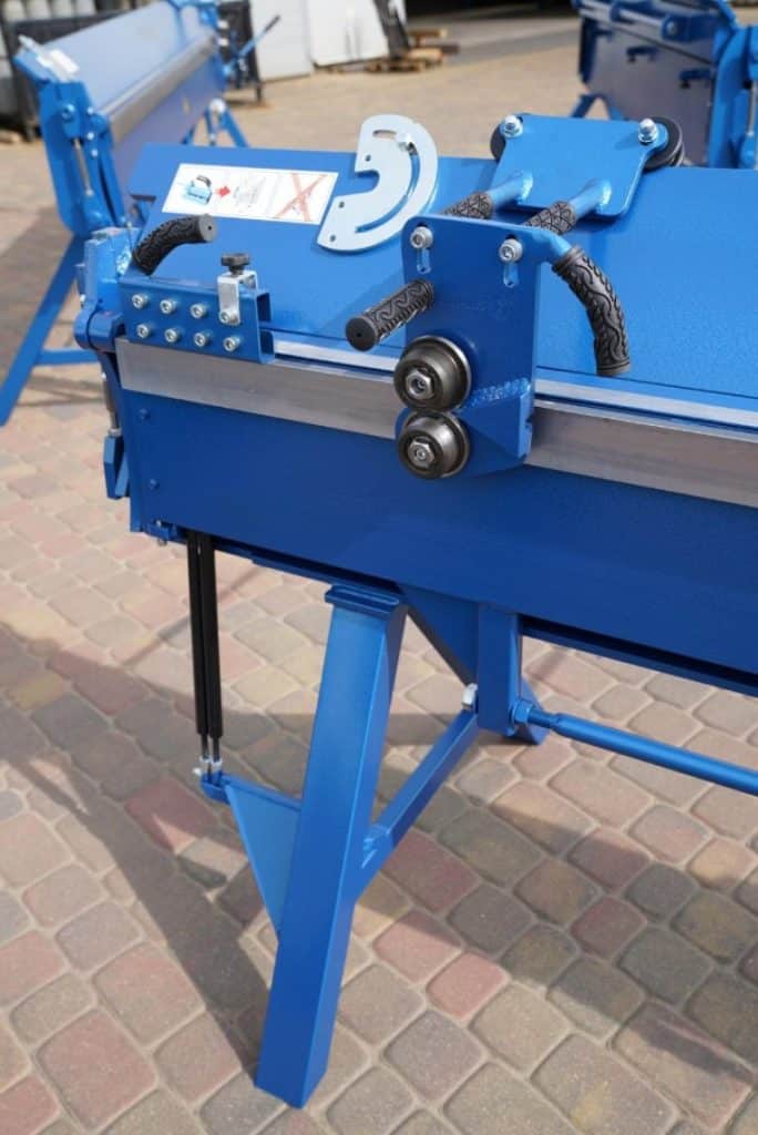 HerstellerAbkantbnkeMaschinenfrDachdeckerHandfalzmaschineRundbiegemaschineMaschinenfrSpenglerBlechmaschinenPRODMASZHandfalzmaschineWulststange x